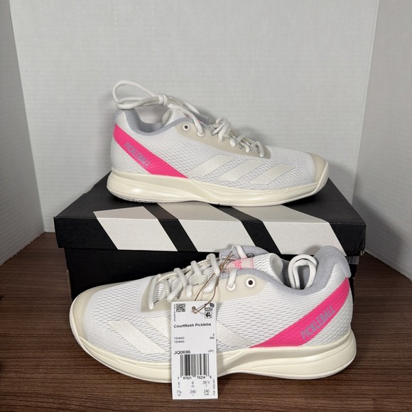 Adidas Woman\'s Athleisure Courtflash Pickleball Sneaker size 7.5 New